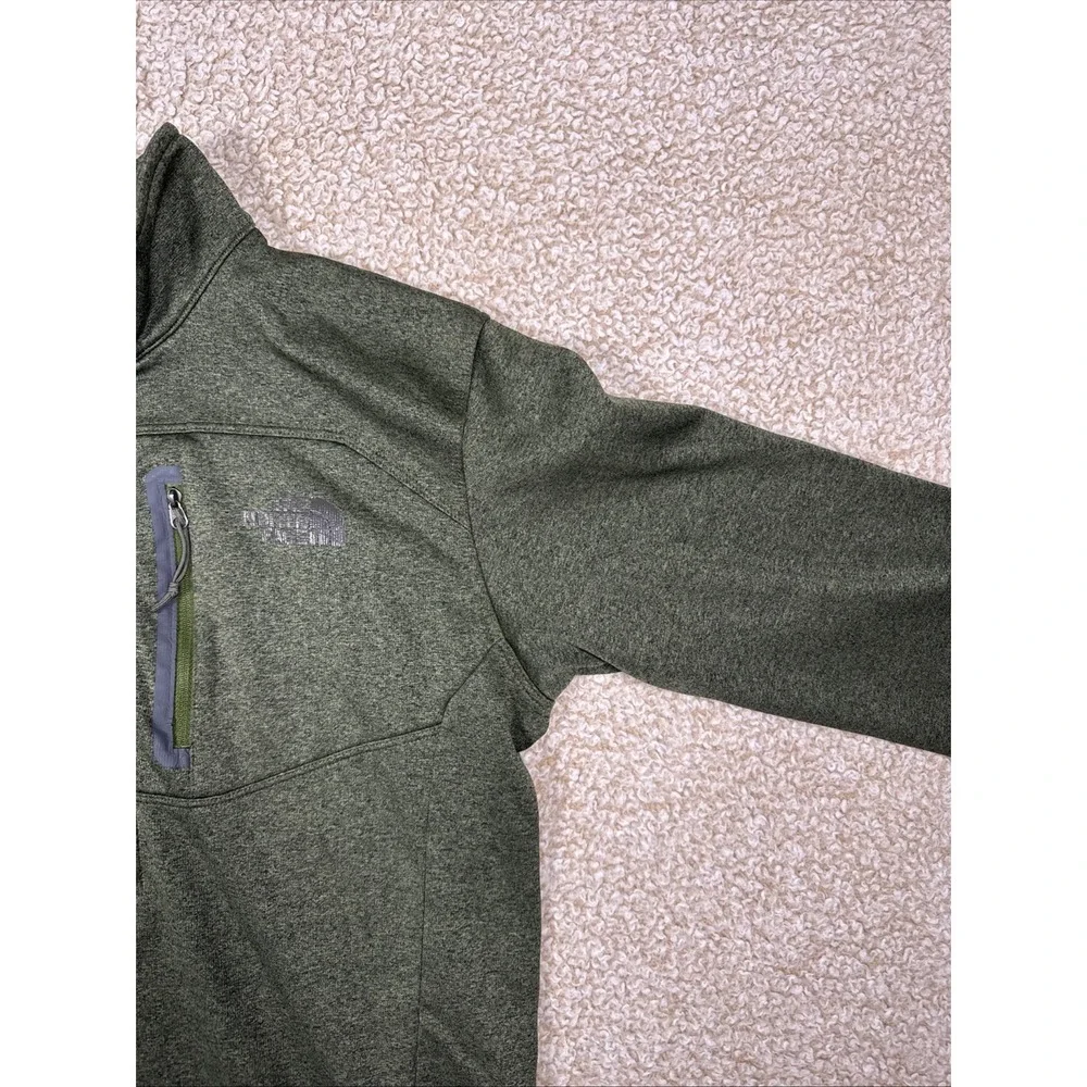 The North Face Men's S Green Heather 1/4 Zip Mock Neck Zip Pocket